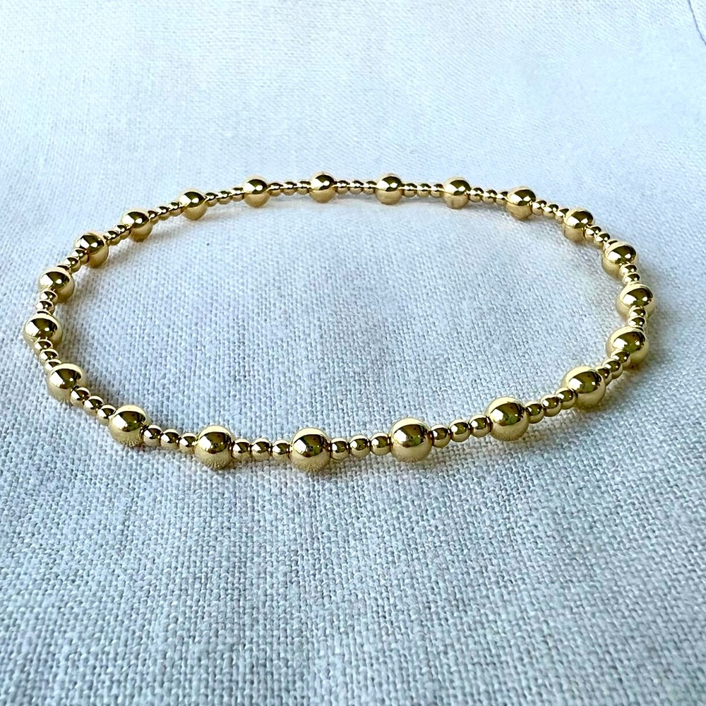14k Gold Filled Bead Stretch Bracelet with 2mm and 4mm Beads. 7”